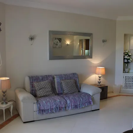 Luxury 2 Bedroom With Private Garden