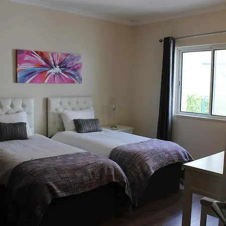 Luxury 2 Bedroom With Private Garden