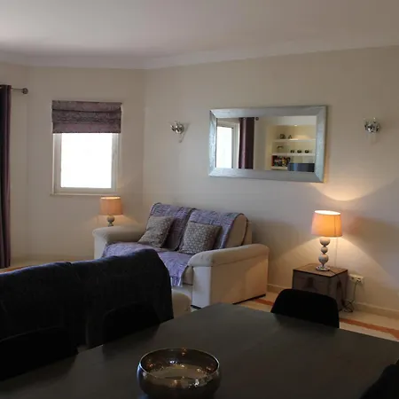 Luxury 2 Bedroom With Private Garden