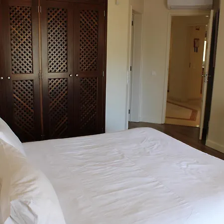 Luxury 2 Bedroom With Private Garden