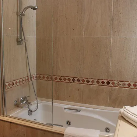 Apartmán Luxury 2 Bedroom With Private Garden