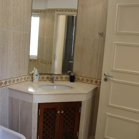 Apartment Encosta Do - Private Garden - Quinta Do