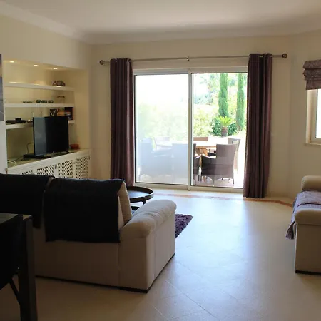 Apartmán Luxury 2 Bedroom With Private Garden