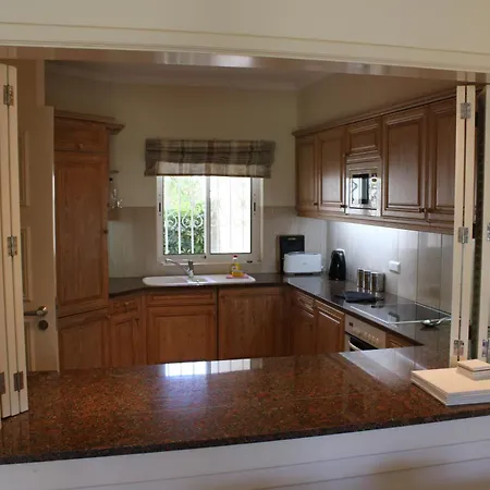 Apartmán Luxury 2 Bedroom With Private Garden