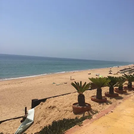 Luxury 2 Bedroom With Private Garden Apartmán Almancil