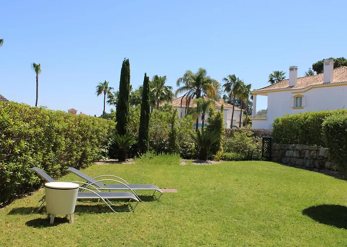 Apartmán Luxury 2 Bedroom With Private Garden Almancil