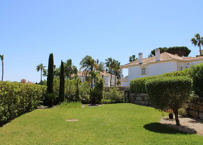 Luxury 2 Bedroom With Private Garden Almancil