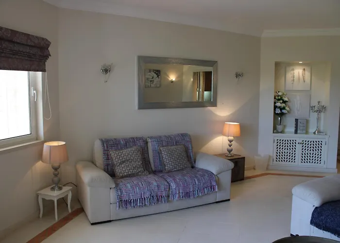 Luxury 2 Bedroom With Private Garden