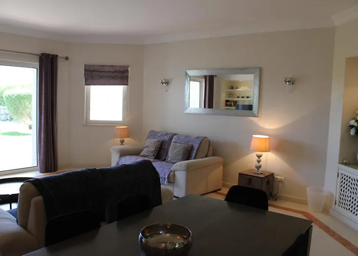 Luxury 2 Bedroom With Private Garden