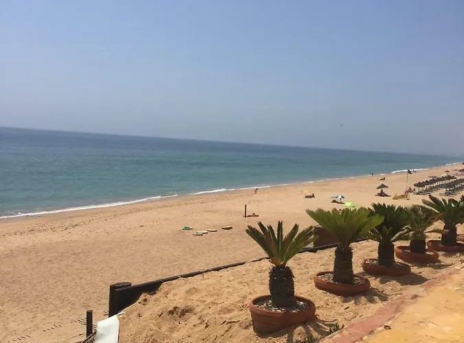 Luxury 2 Bedroom With Private Garden Apartmán Almancil