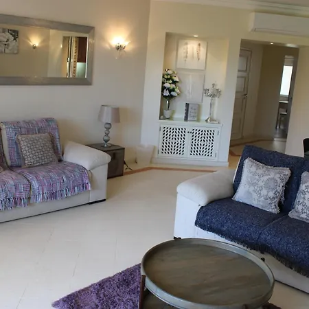 Luxury 2 Bedroom With Private Garden